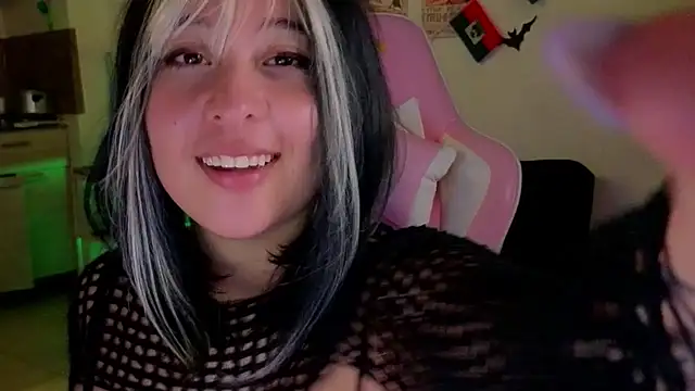 Celeste_Bauman webcam