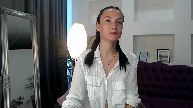 Yr_Shy_Bae webcam