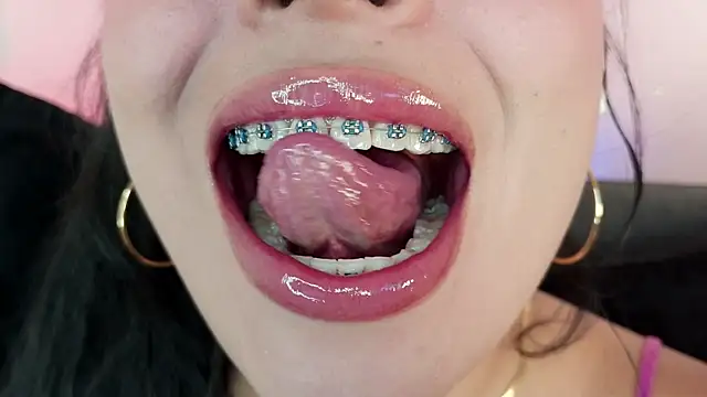 mia_roux1 webcam