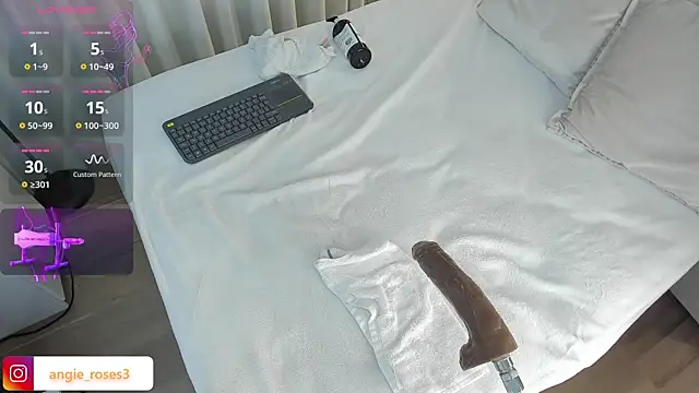 angiee_roses webcam
