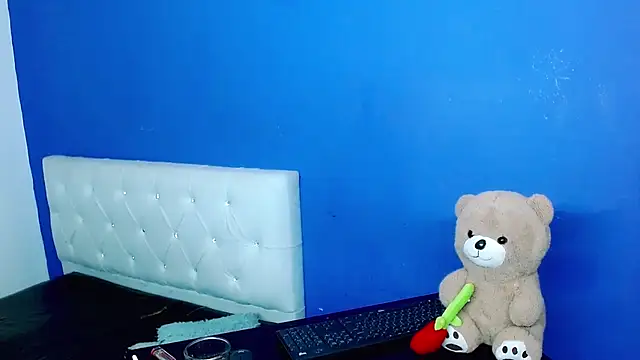 Angel_foxc13 webcam