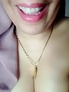 Naughty-Yousra webcam