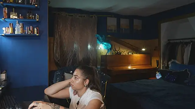 VanessaDoyle webcam