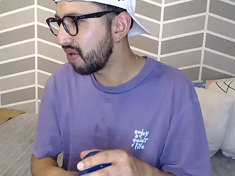 thomass1018 webcam