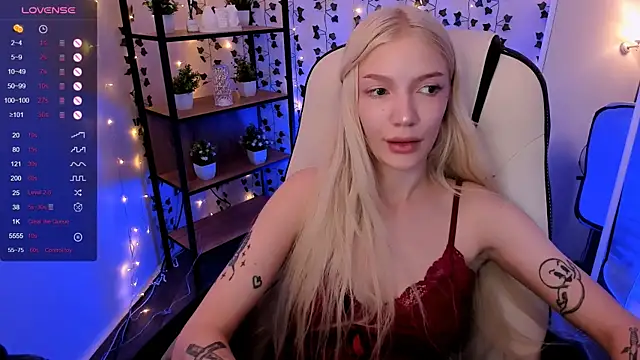 AnyaTaylor_ live cam on StripChat