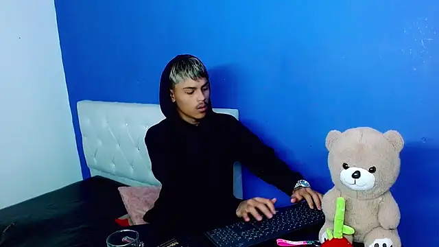 Angel_foxc13 webcam