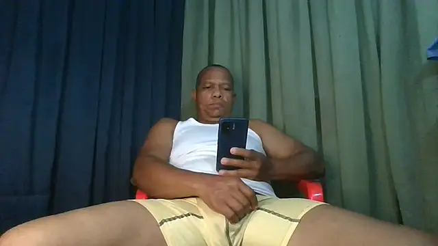 bigblackcock75 webcam