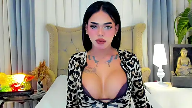 MochaliciousTransOnTop webcam