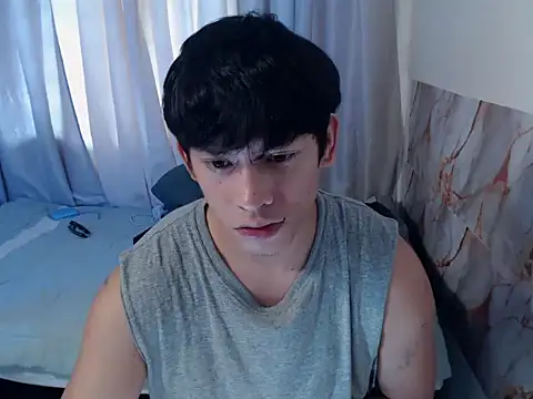 pinkcock_froi2305 live cam on StripChat