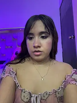 Samantthaescobar live cam on StripChat