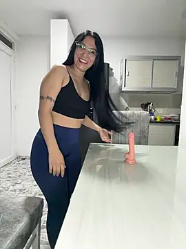 samanta_big_ass_ live cam on StripChat