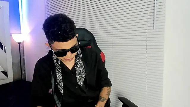 cameron_lux77 webcam