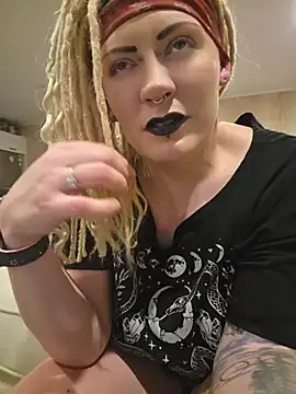 PinkTheHawk webcam