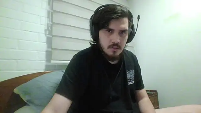 hung_weeb webcam