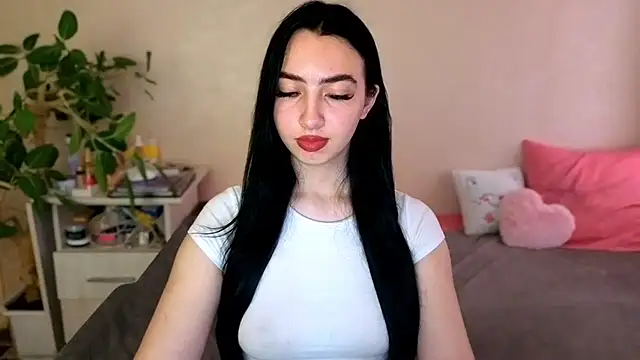 WildKittenX_ live cam on StripChat