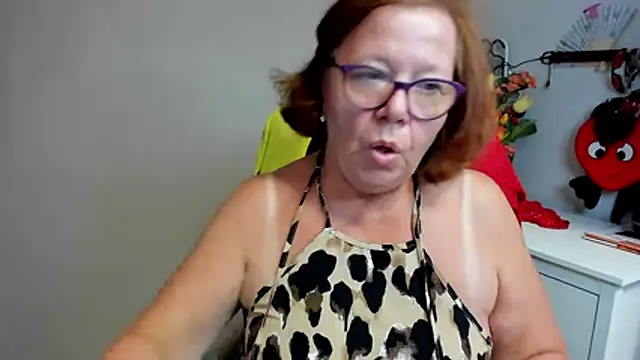 Adelewildx live cam on StripChat