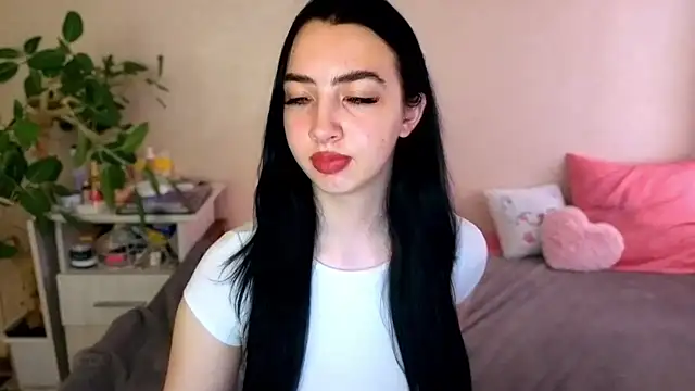 WildKittenX_ live cam on StripChat