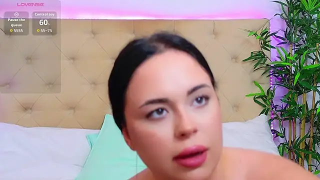 TemptingLuna_ webcam