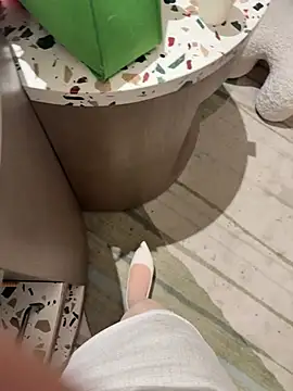 Mia-77 live sex cam