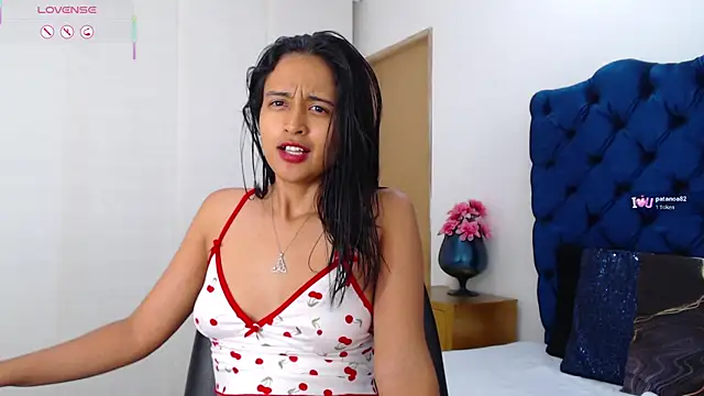 Lili666_ live cam on StripChat