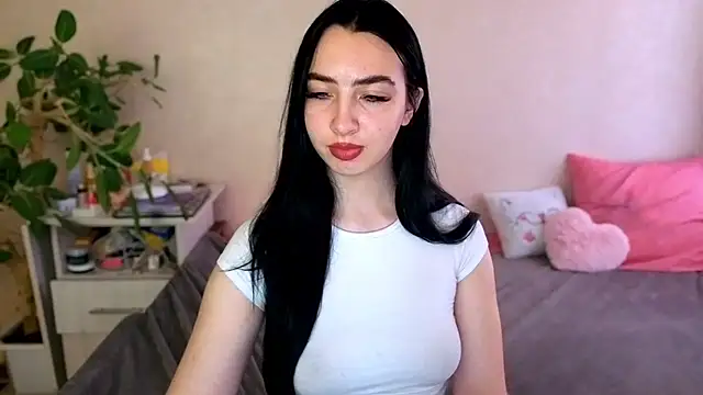 WildKittenX_ live cam on StripChat