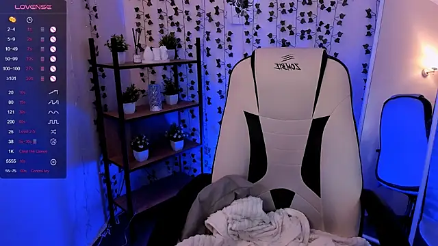 AnyaTaylor_ webcam
