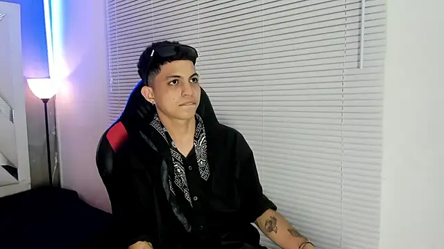 cameron_lux77 webcam