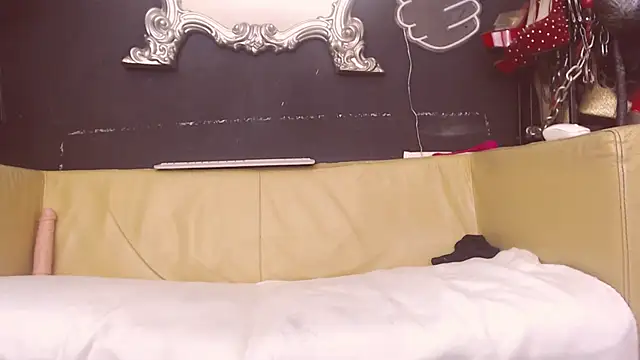 Miss_MarieJo webcam