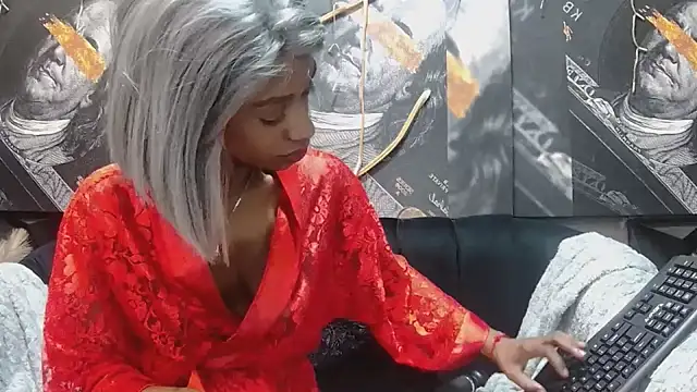 Lilmisbaddyxxx webcam