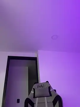 Sophia_Weest99 webcam