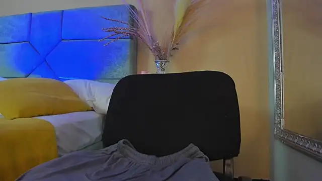 NoaahTylor webcam