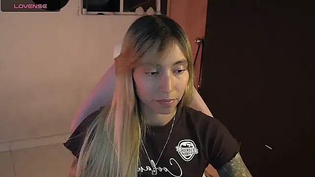 Saucy_Jenn webcam