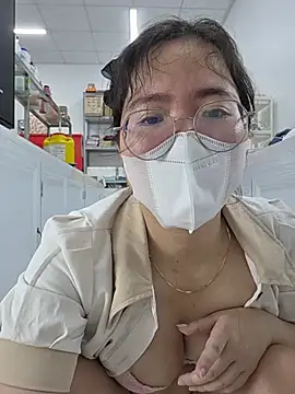HinaLovely webcam