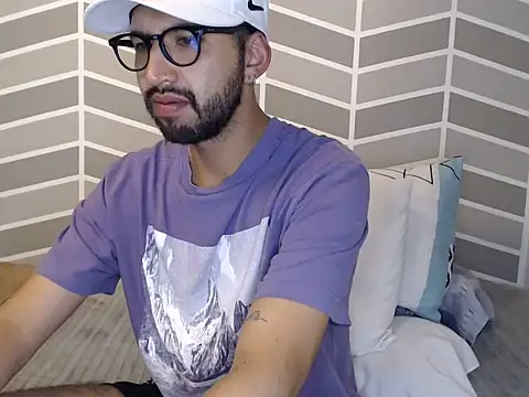 thomass1018 webcam