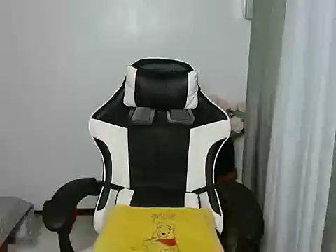 curlyasian_njxx webcam