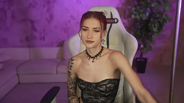 Magnetic_Mia_ webcam