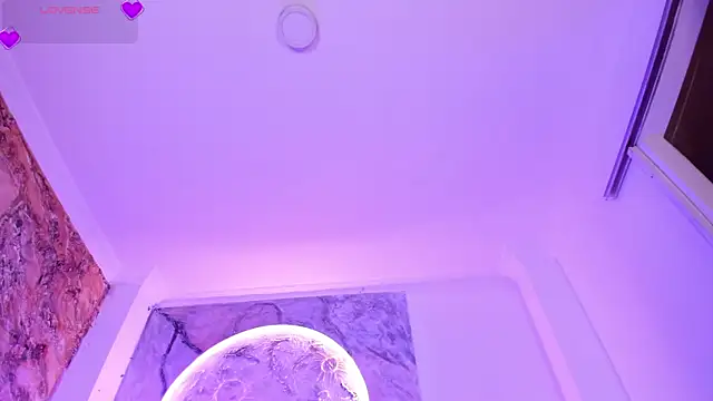AriadnaLoren webcam