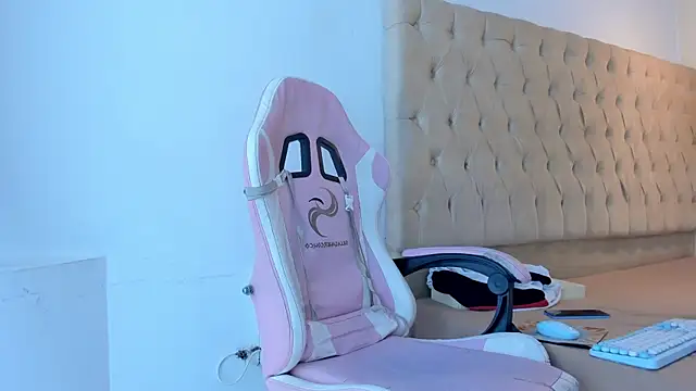 Supreme_Badboy webcam
