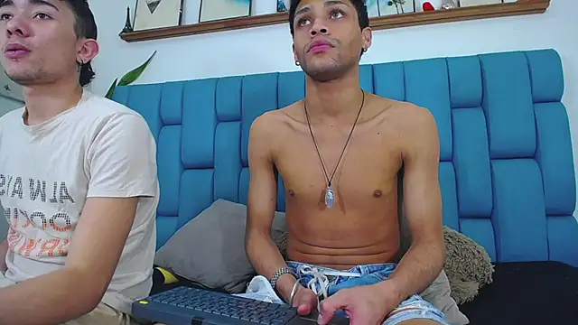 STRANGER_BOYS webcam