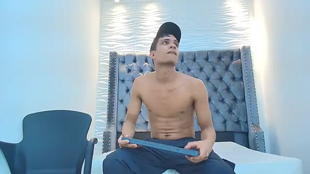 Tommy_Jones1 webcam