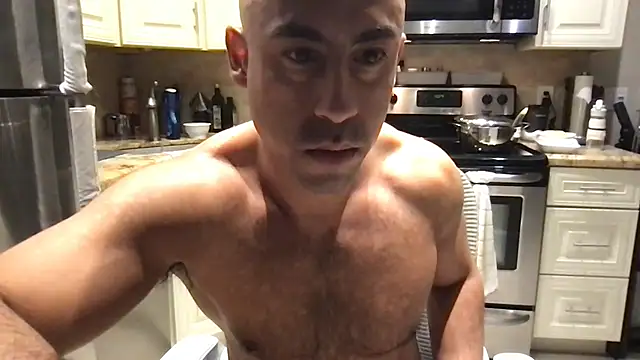 BigGuyMuscle live cam on StripChat