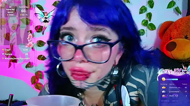 LucyChabs_ webcam