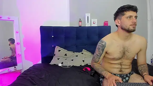 Ari_and_loggan webcam