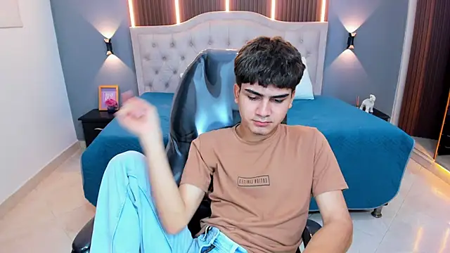 Tommy18__ webcam