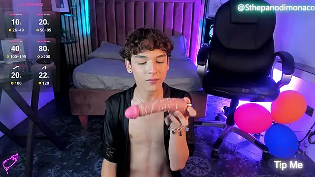 SthepanodiMonaco webcam