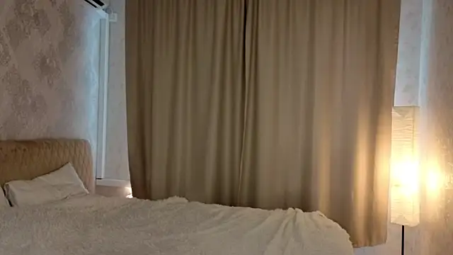 MaganLiebross live cam on StripChat