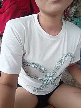 Linda-yiyi live cam on StripChat