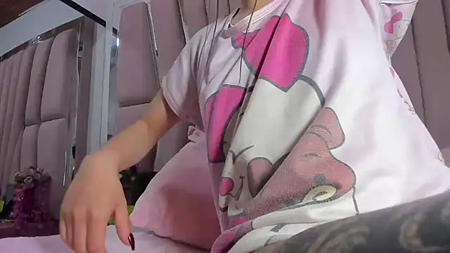 Sasha_Petitte webcam