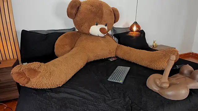 REINA_ADAHARA webcam