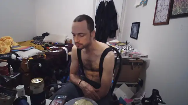 JohnnyMoves webcam